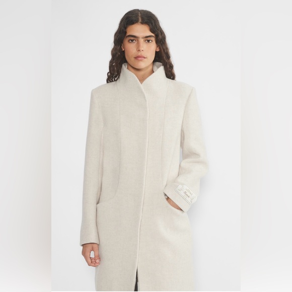 Aritzia - The Cocoon Coat - Soft Wool Cashmere - Medium - Oatmeal / Ivory - Picture 1 of 16